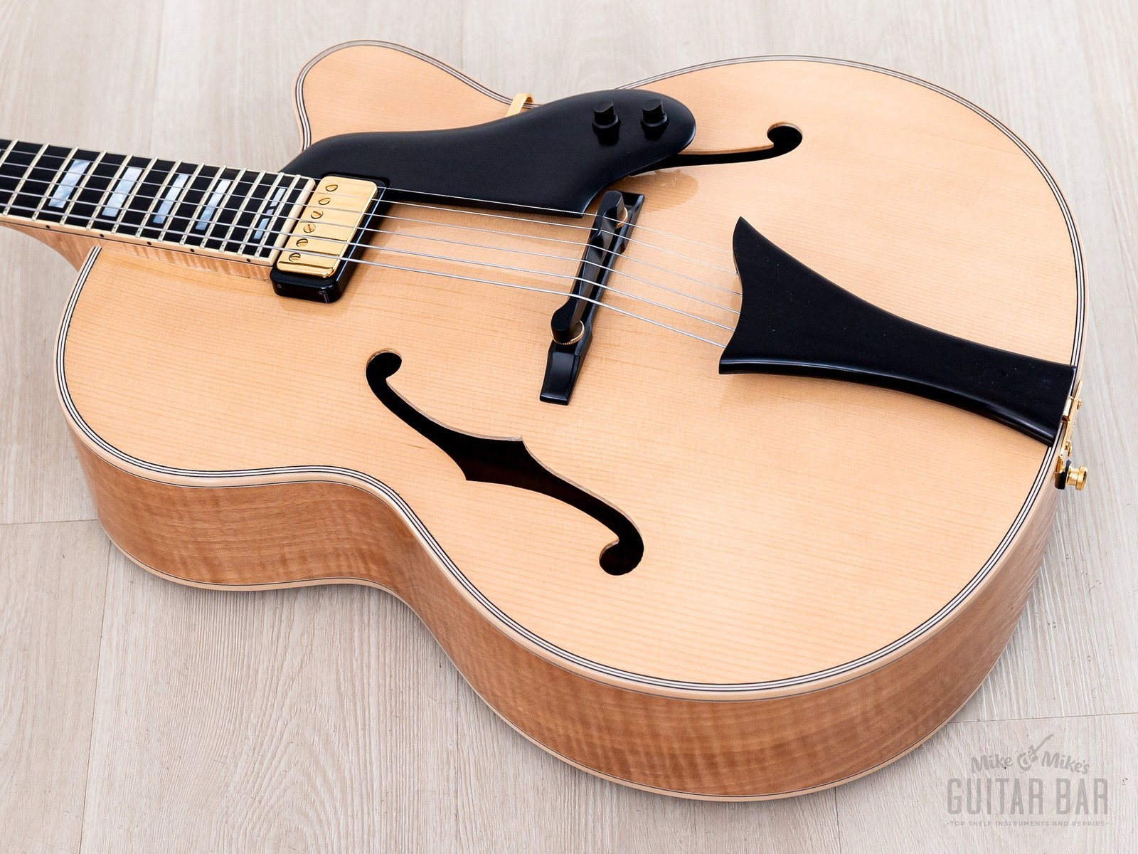 2011 Hofner New President Carved Top Archtop w/ Floating Pickup, Case & Hangtag