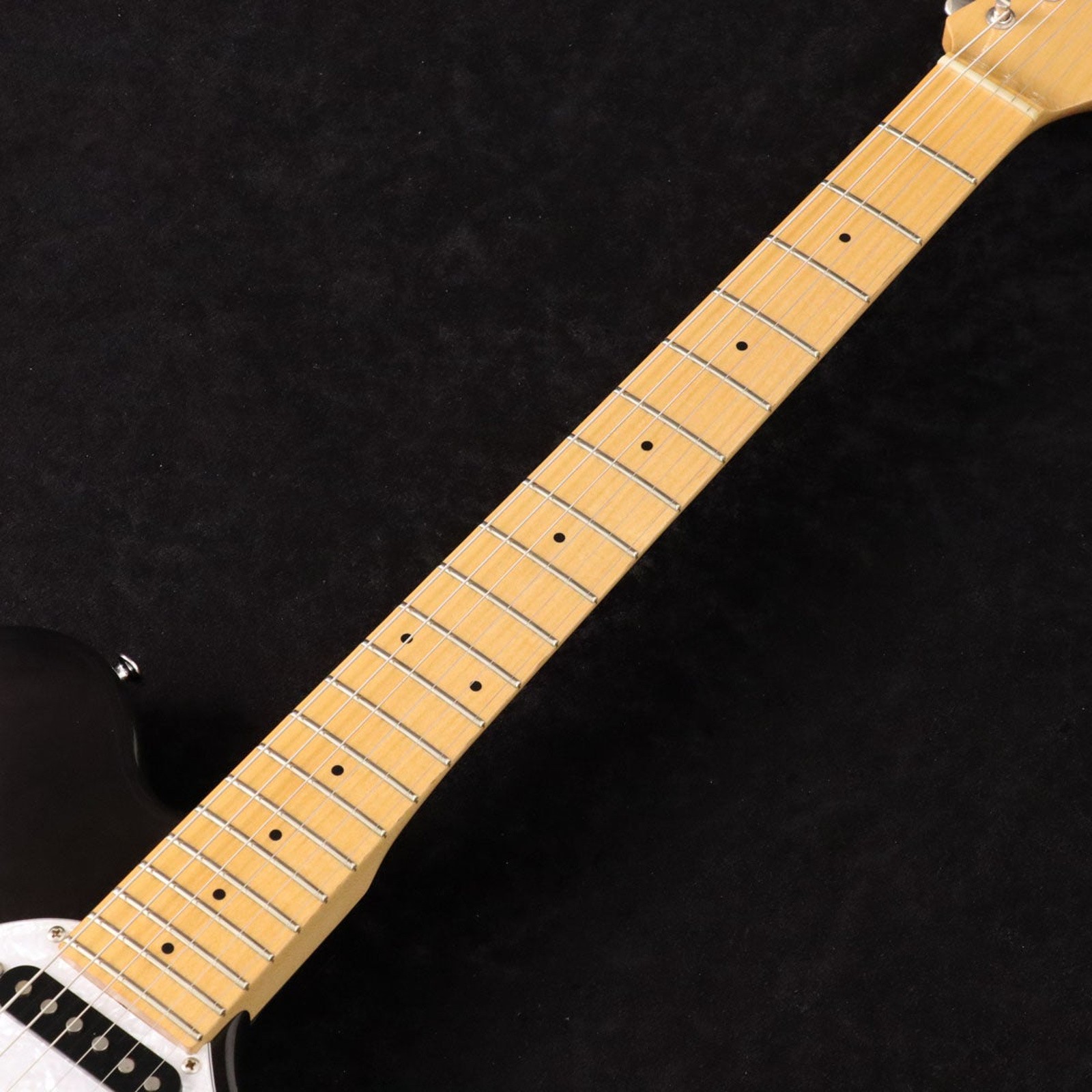 DECEIVER aH101R SBK Used Alder Body Maple Fingerboard Satin Black w/Soft Case