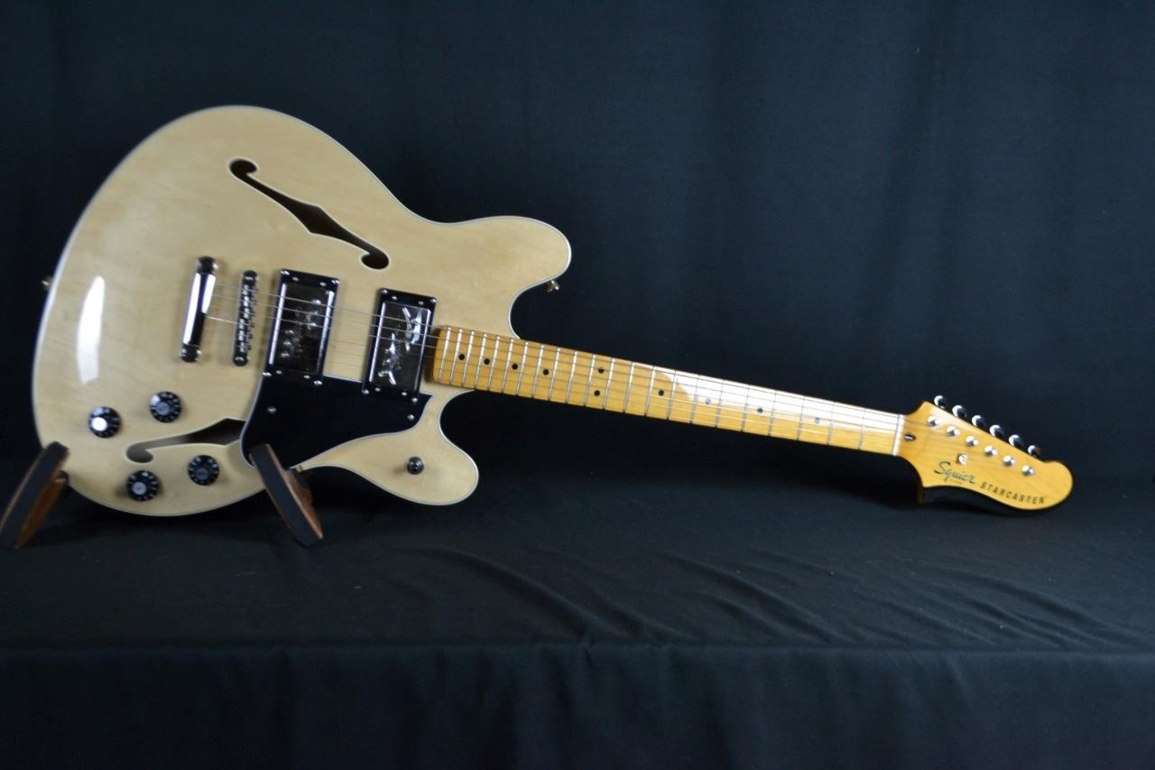 SQUIER CLASSIC VIBE STARCASTER. SEMI-HOLLOW BODY, NATURAL, Int’l Buyers Welcome