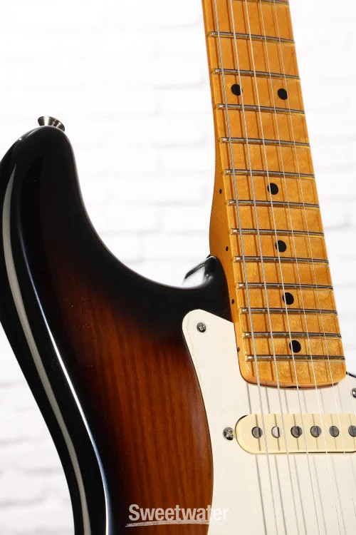 Fender Stories Collection Eric Johnson 1954 “Virginia” Stratocaster – 2-Tone