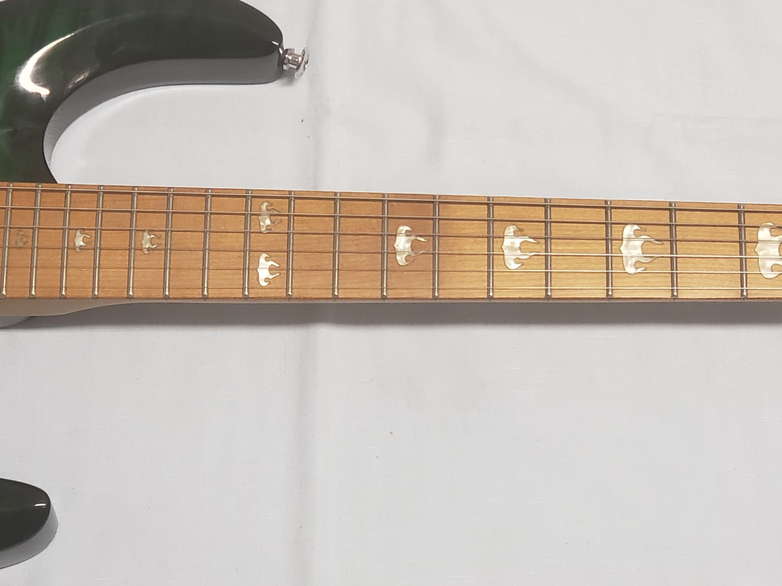 Volgoa GTM-01 6 strings Electric Guitar – w/Custom Upgrades + Accessories