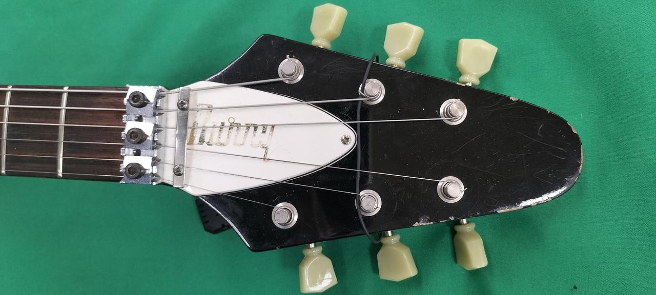 Fernandes Burny RFV-75 Flying V Type Electric Guitar Modified 3.1kg w/ Case