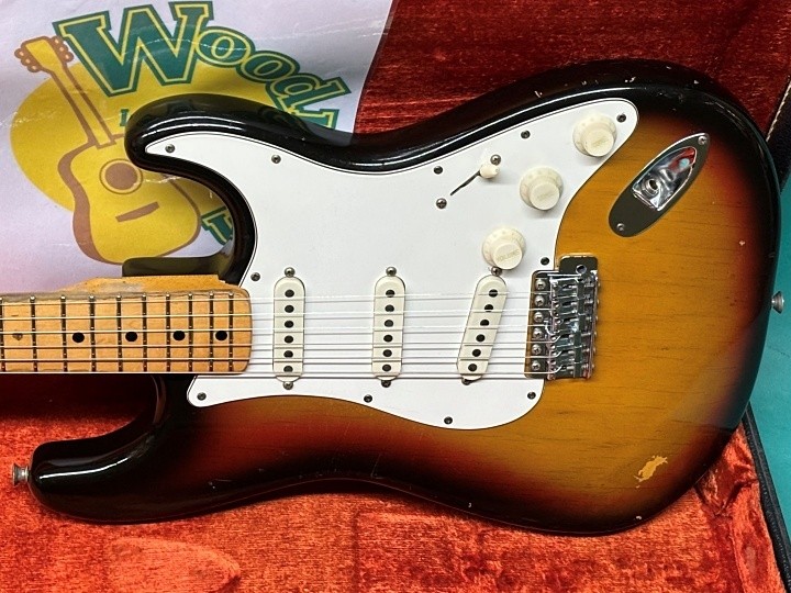 Fender STRATOCASTER 3.57kg with Original Hard Case 1975 Electric Guitar