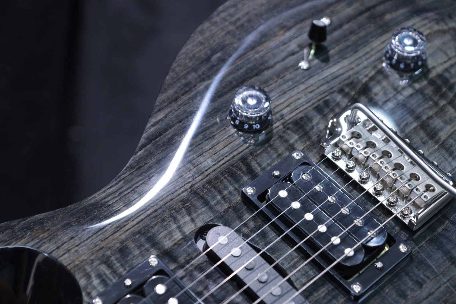 PRS SE Swamp Ash Special 85/15 “S” & AS-01 Pickups Charcoal El. Guitar w/Bag