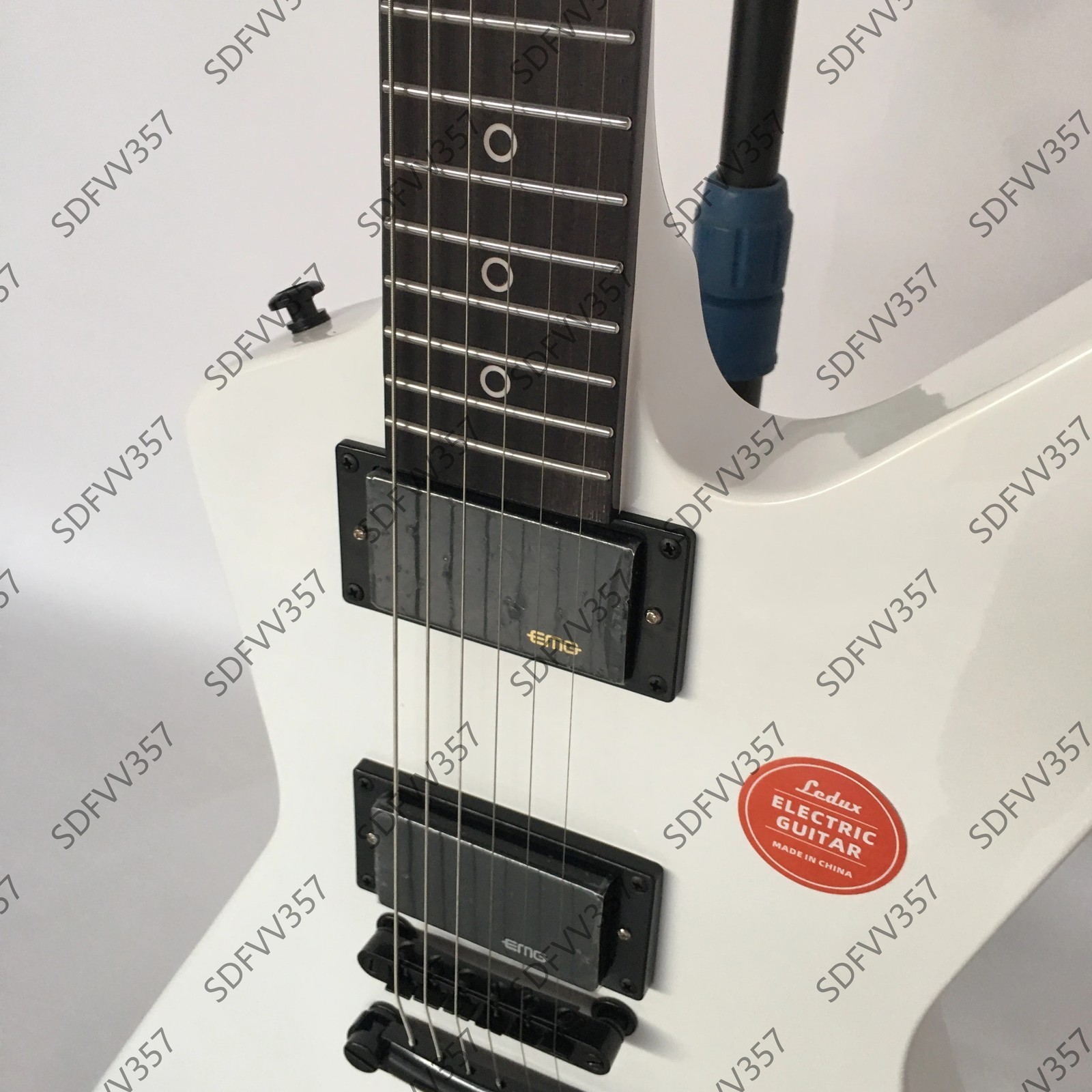 High-end White Sharp Angular Style Electric Guitar HH Pickups Gloss White Finish