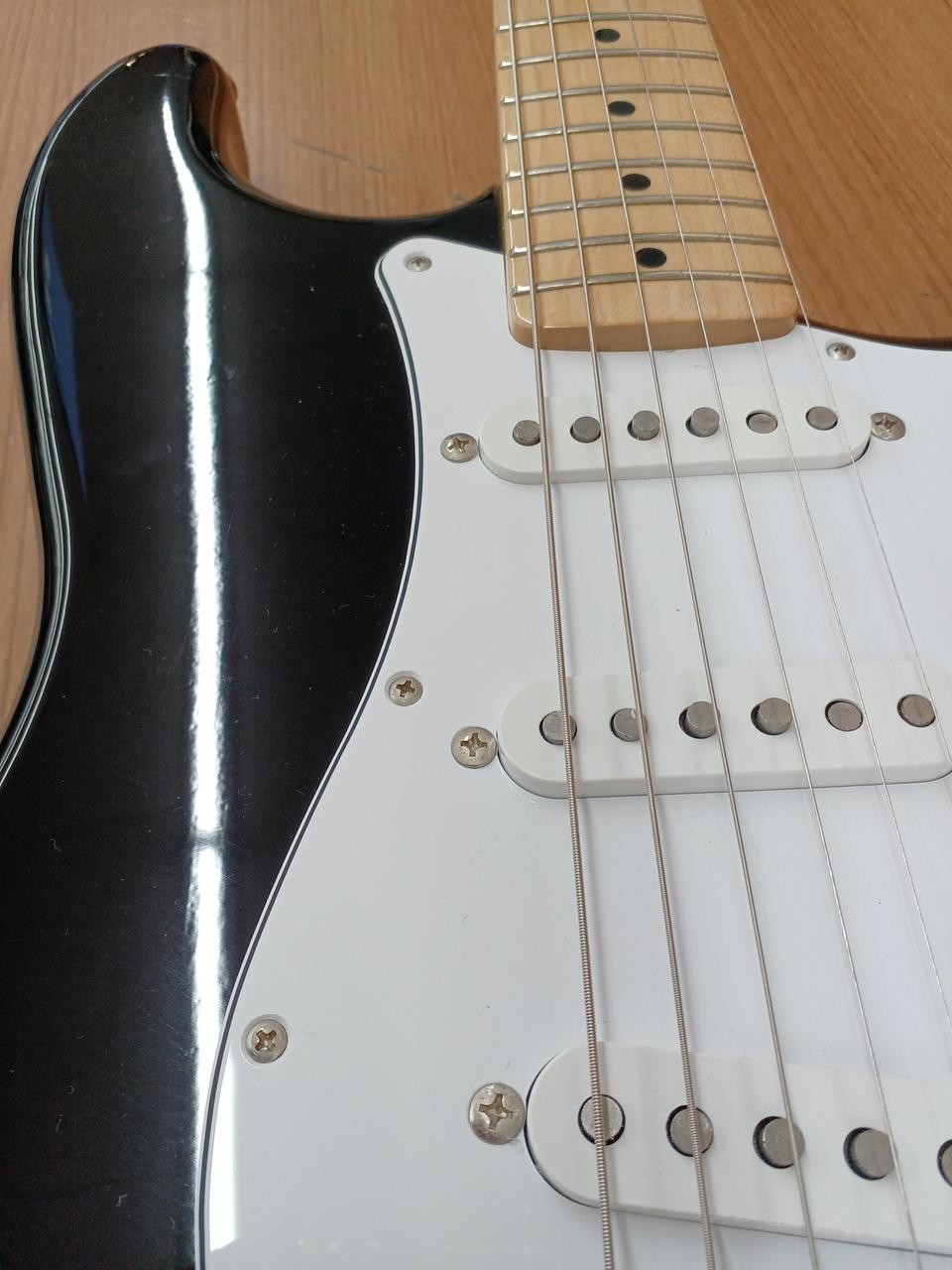 FENDER JAPAN ST72-58US 1972 specification large head strat