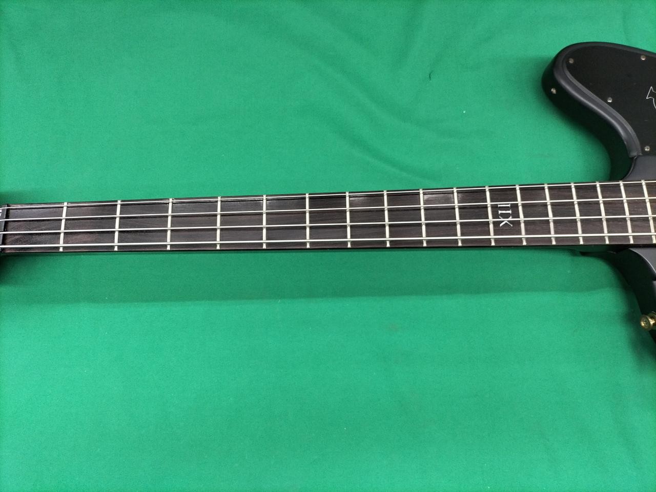 EPIPHONE GOTH THUNDERBIRD IV Base