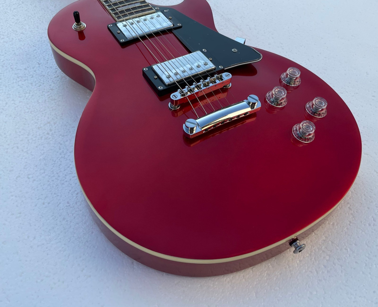 6 Strings Electric Guitar Glossy Finished Bone Nut Solid Body All Metallic Color