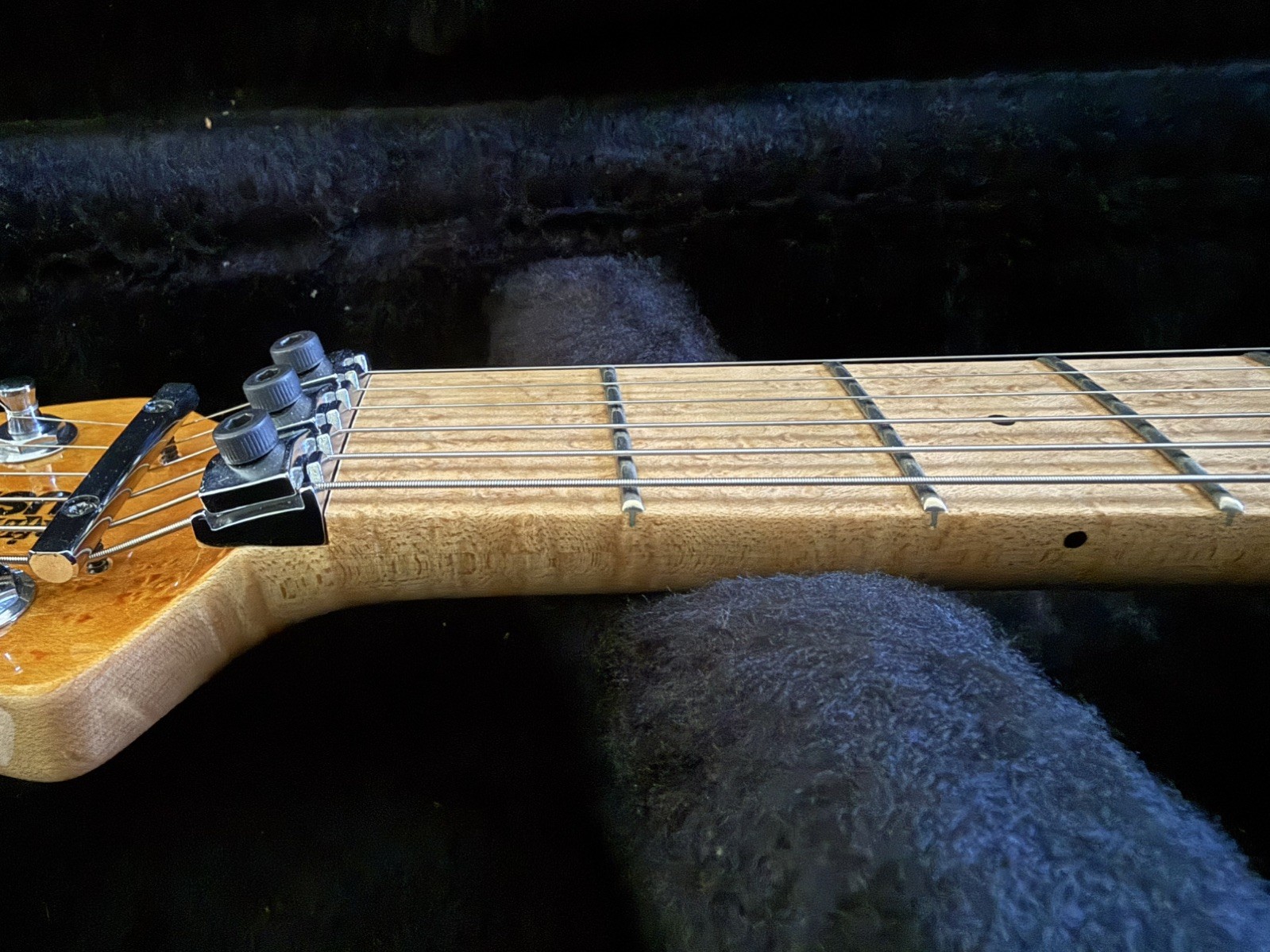 MUSIC MAN EVH Signature QMT Gold Translucent USA Solid Body Electric Guitar