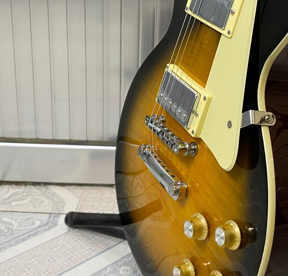 low price Vintage Sunburst Style Electric Guitar Flame Top Chrome Hardware
