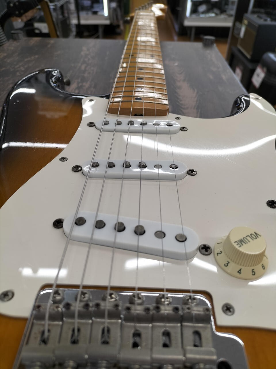 Fender Japan ST54-900 2TS Stratocaster 2 Tone Sunburst Made in Japan 1989-1990