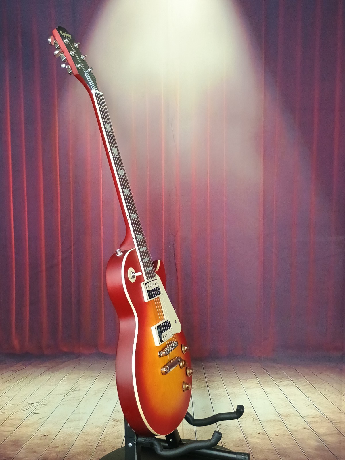 epiphone les paul Classic Cherry Sun burst Worn Looking With New Black Hard…