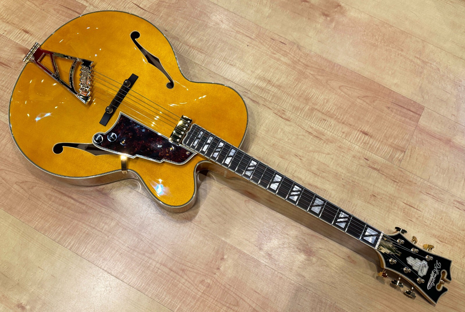 D’Angelico Excel EXL-1 Hollow Body Jazz Guitar Amber Natural