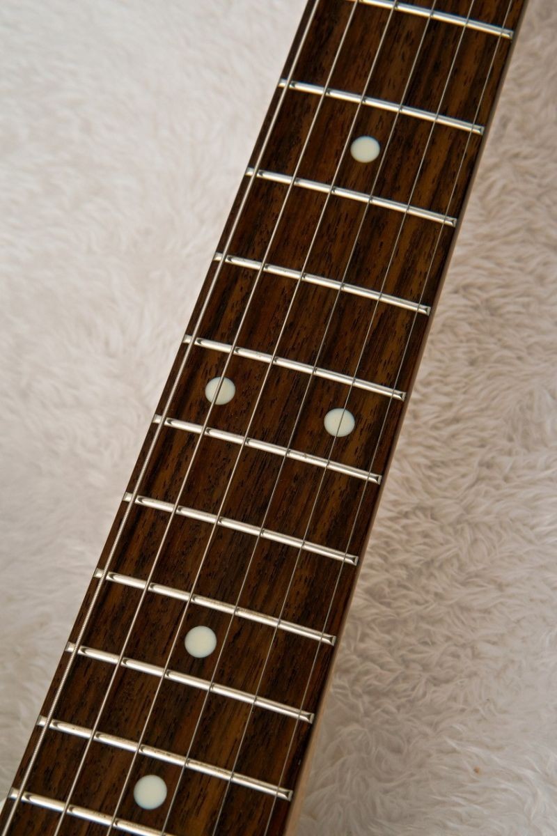 Fender / FSR Made in Japan Traditional II Late ’60s Stratocaster – Olympic White