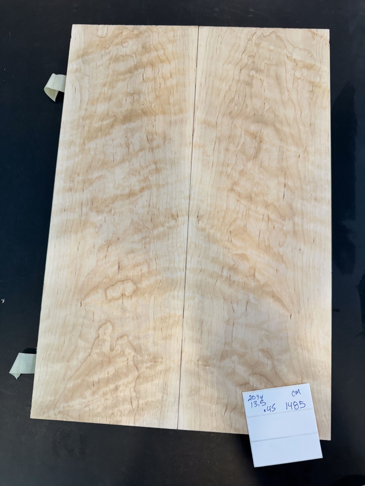 GUITAR TOP LUTHIER WOOD CURLY/QUILTED MAPLE 20.75LX13.5X.45″ #1485