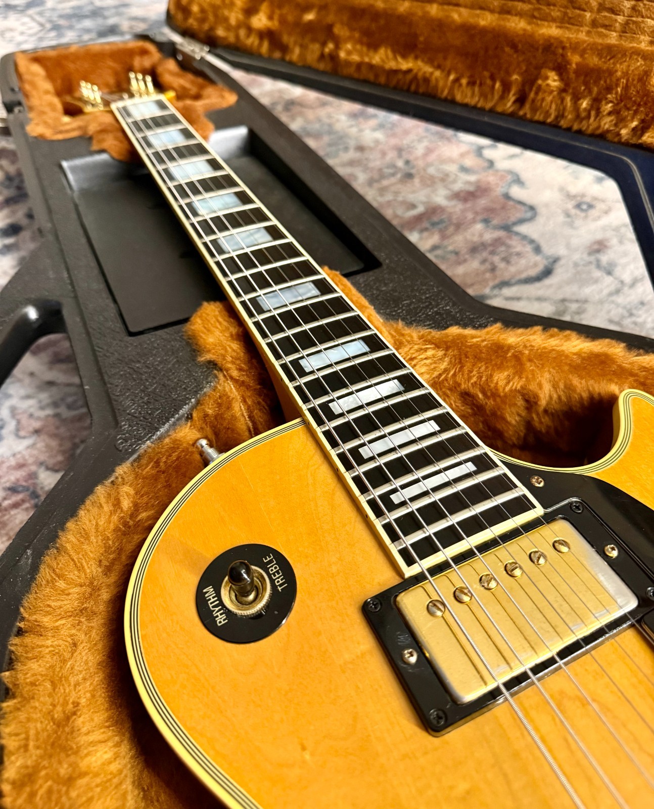 1982 Gibson Les Paul Custom “BLONDE BEAUTY” Natural Finish + GOLD Plush Chainsaw