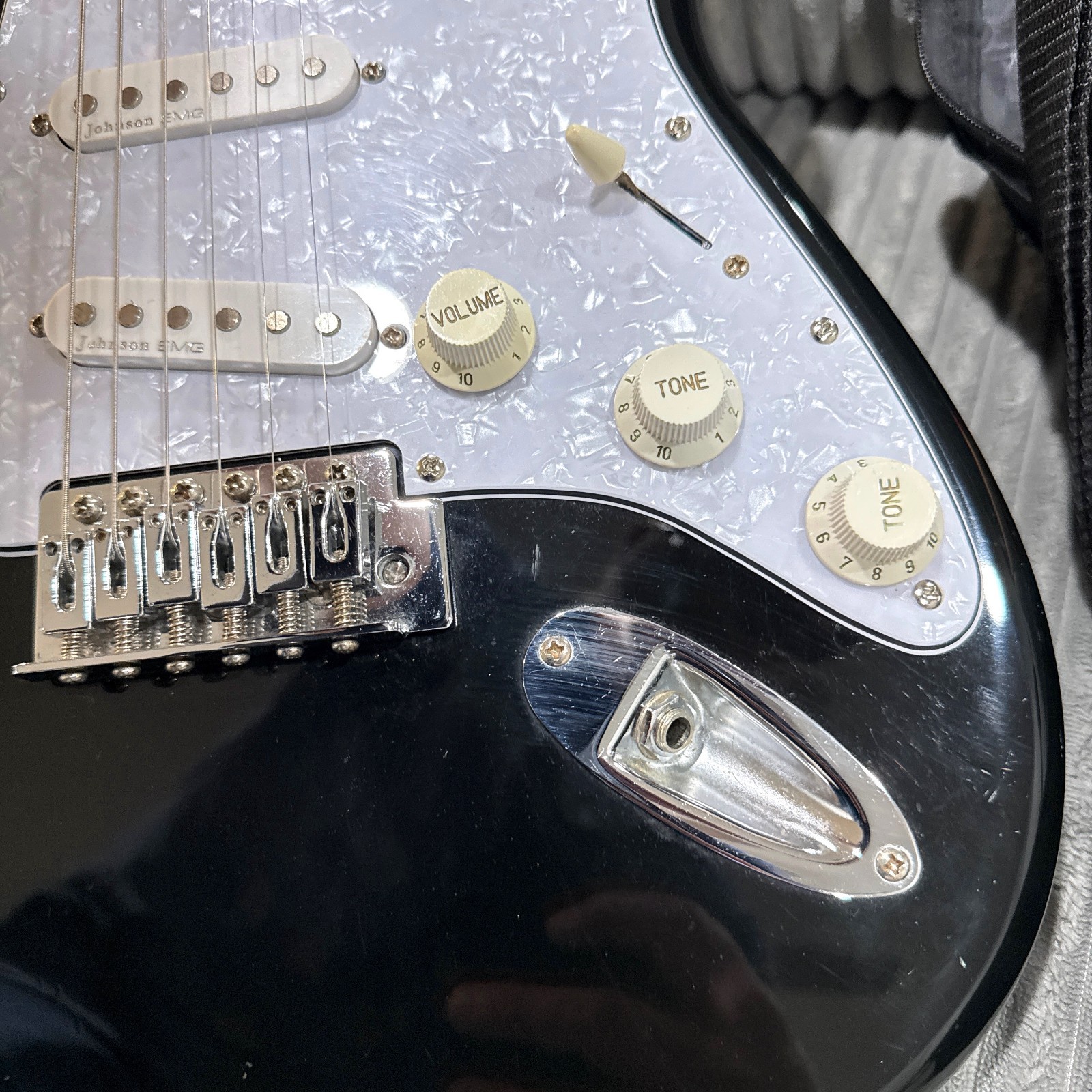 Johnson JS-800 Strat Electric Guitar Black Pearloid Guard w/ EMG Designed Pickup