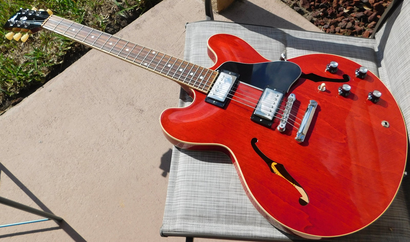 Gibson ES-335 Semi-Hollow Electric Guitar Sixties Cherry 2021