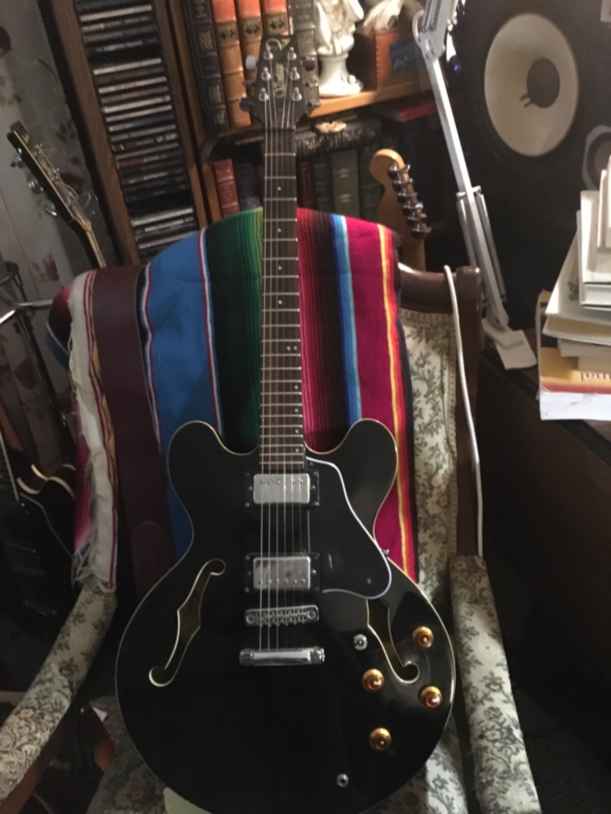 Vantage 635V long-tenon Semi-hollow body ( 335 ) style