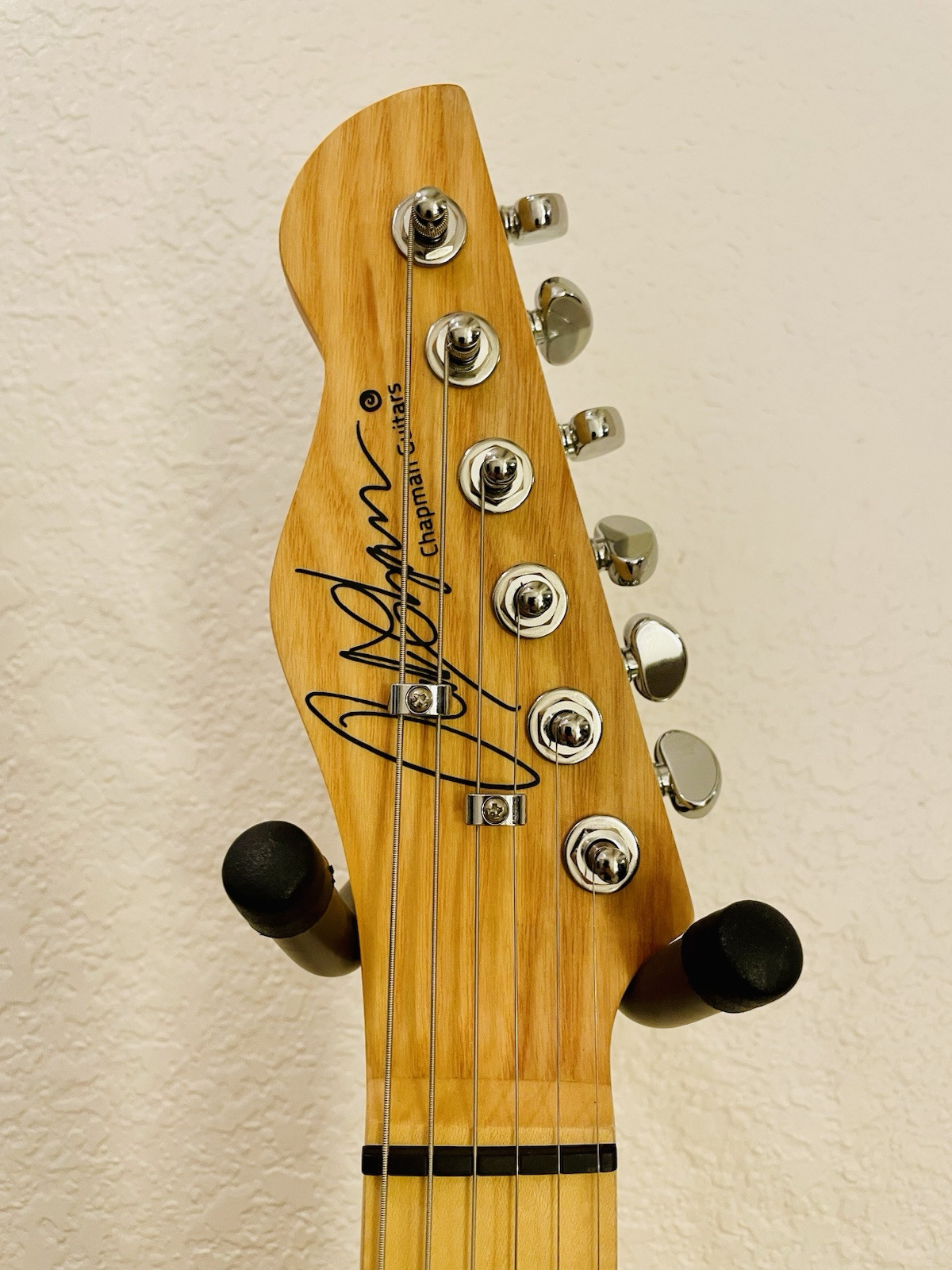 2016 Chapman ML3 Traditional Natural Ash Body Carved Top With Roadrunner Case