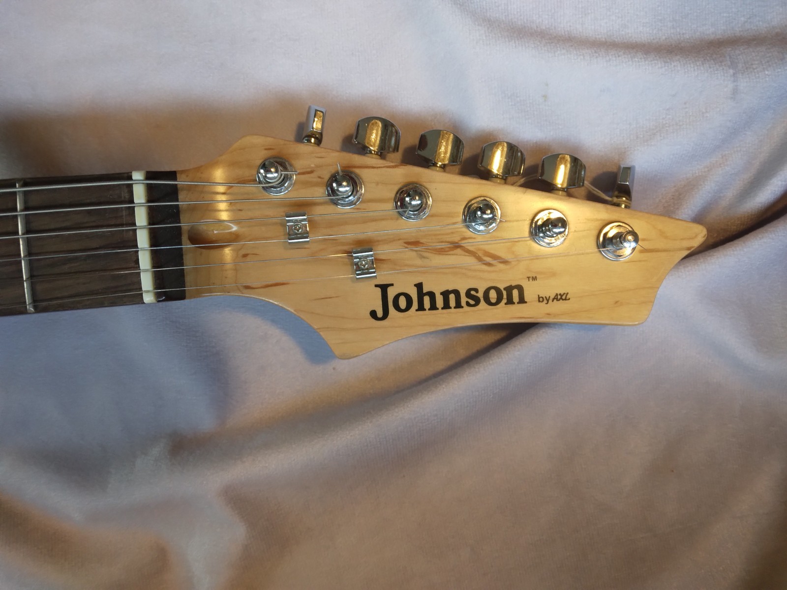 Axl Johnson Stratocaster Clone Electric Guitar Transparent Cherry Finish