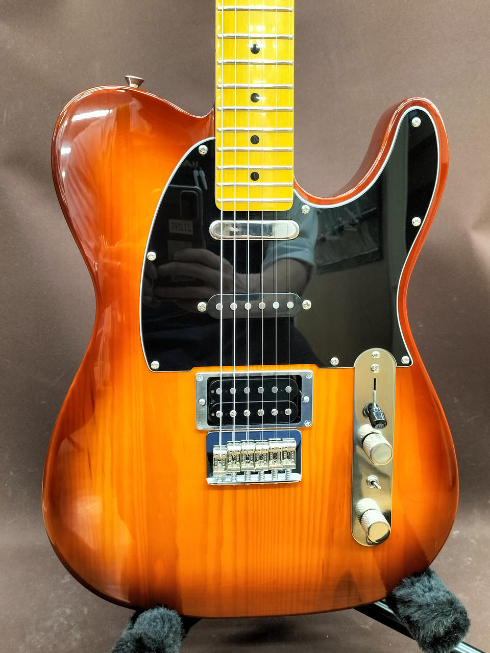 FENDER MODERN PLAYER TELECASTER PLUS Electric Guitar