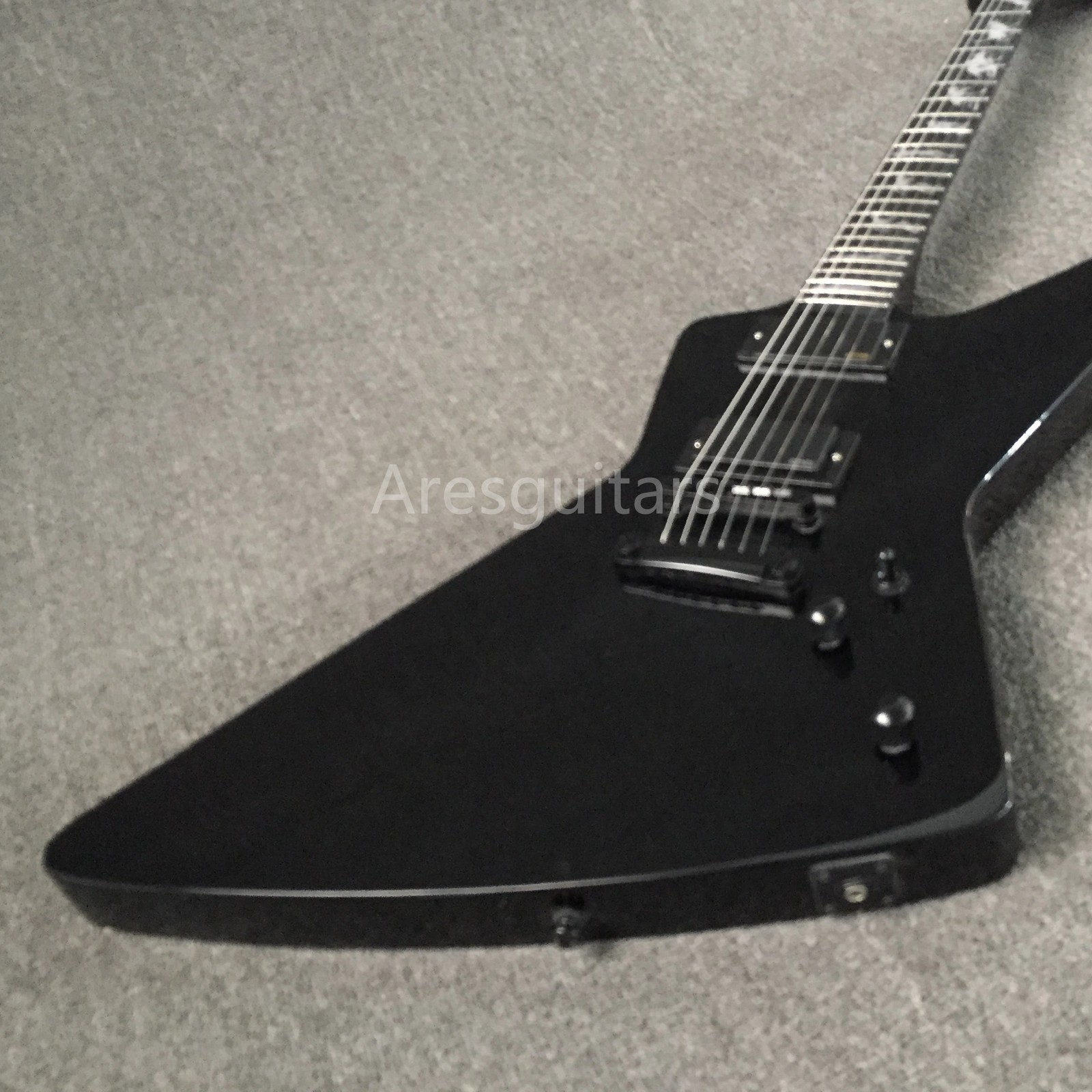 Werewolf Solid 6-String Electric Guitar HH Pickups Rosewood Fretboard Black