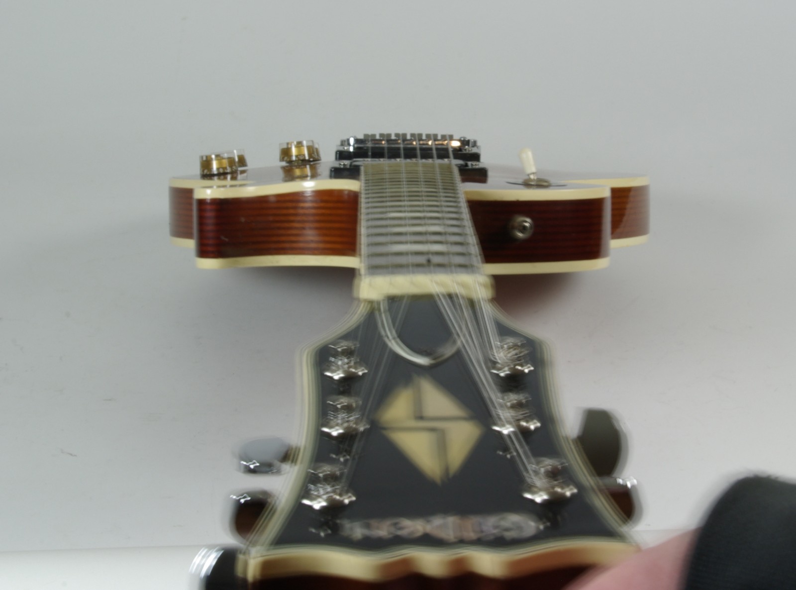 Gilbert 1970’s Les Paul Copy Guitar MIJ Rare Lawsuit-Era with new hardshell case