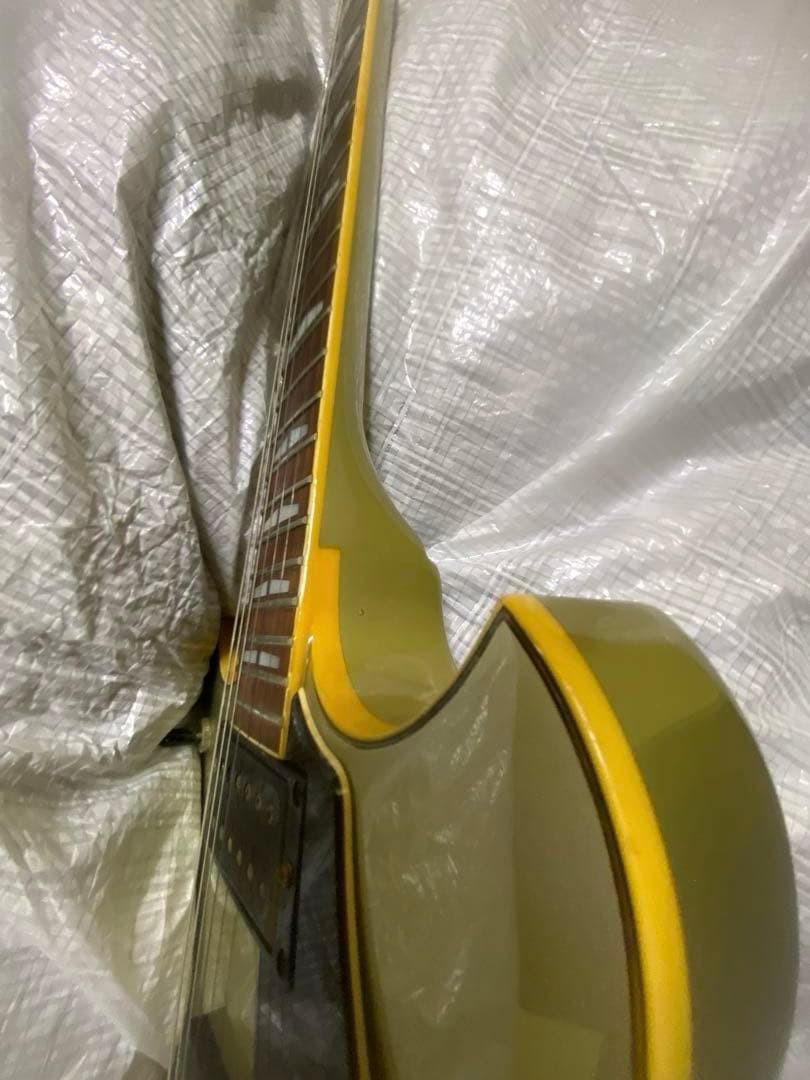 Electric Guitar Yamaha SG500 Silver Refinish Gold Hardware Japan Vintage