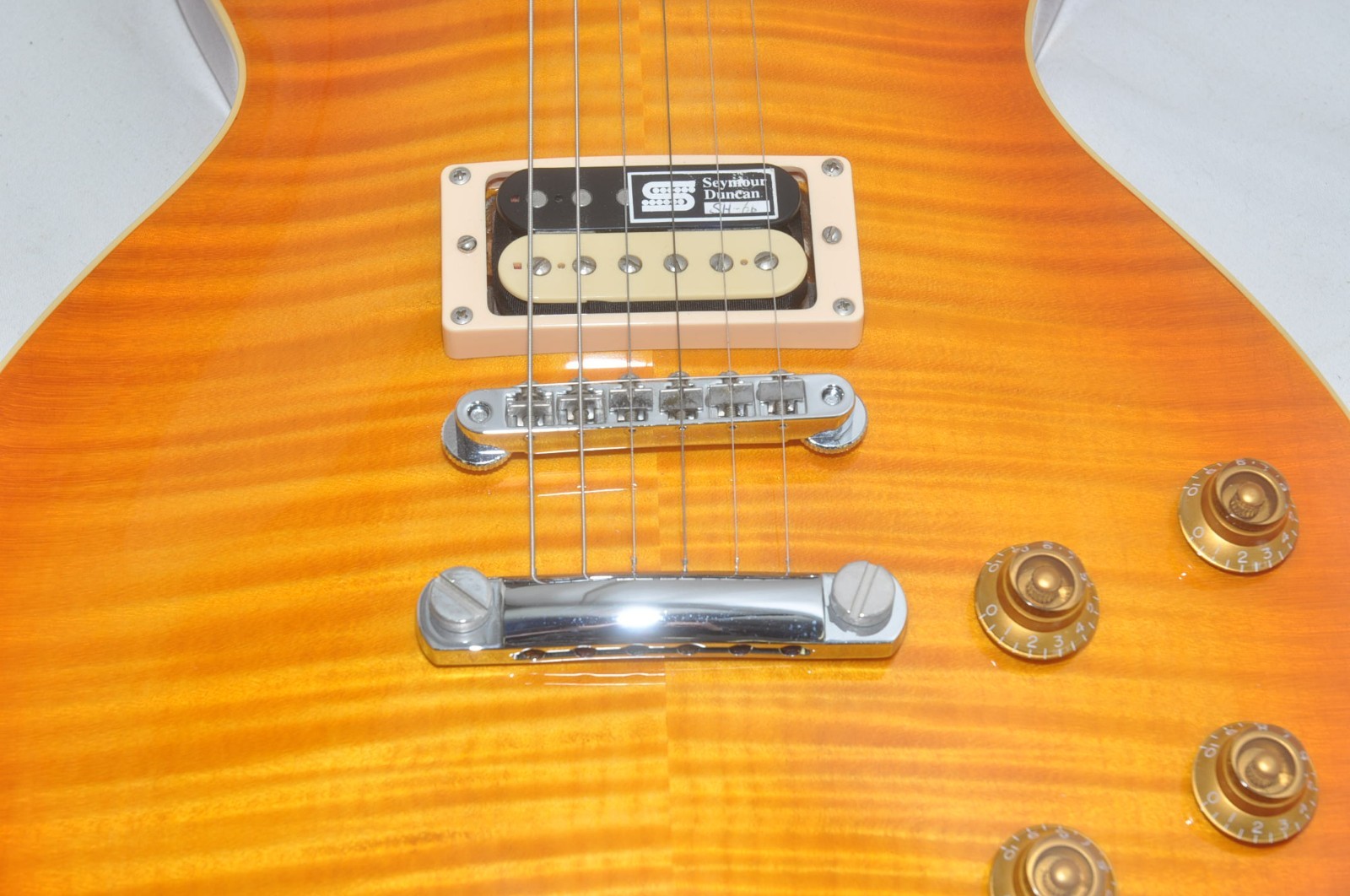EDWARDS Limited MODEL Electric guitar Ref No 7554