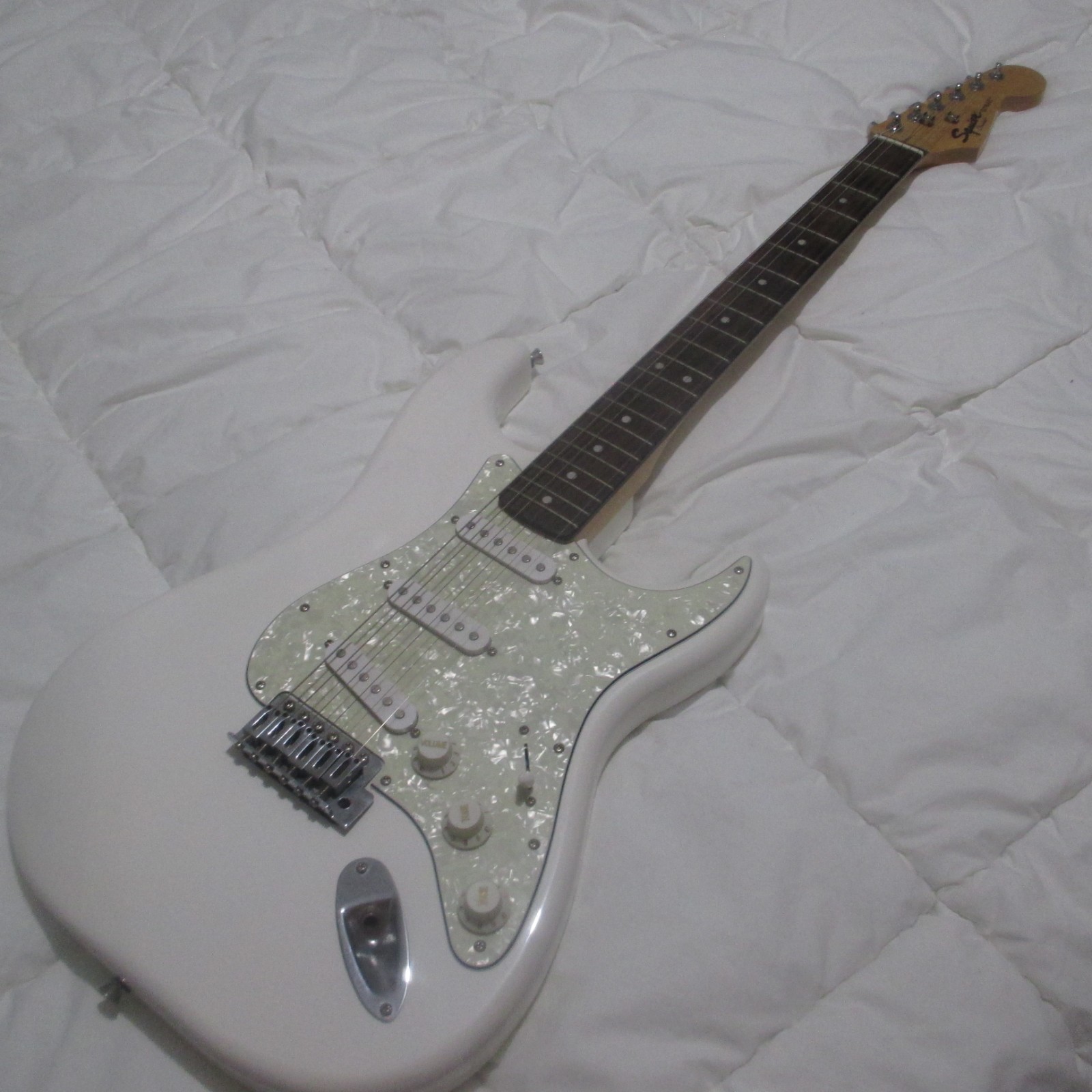 Fender Squire Strat SE 6 String Electric Guitar White CXS With CE European Decal