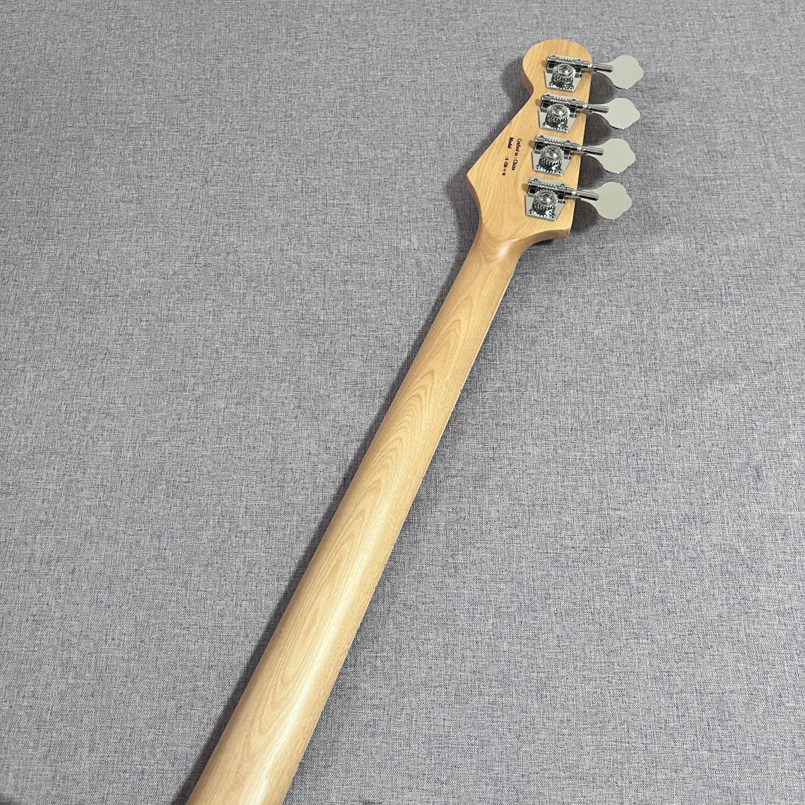 Black Gloss 4 String Electric Bass Guitar Jazz Style Solid Body Maple Fretboard