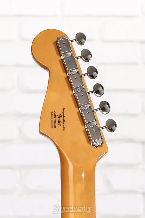 Squier Classic Vibe ’60s Stratocaster – Candy Apple Red