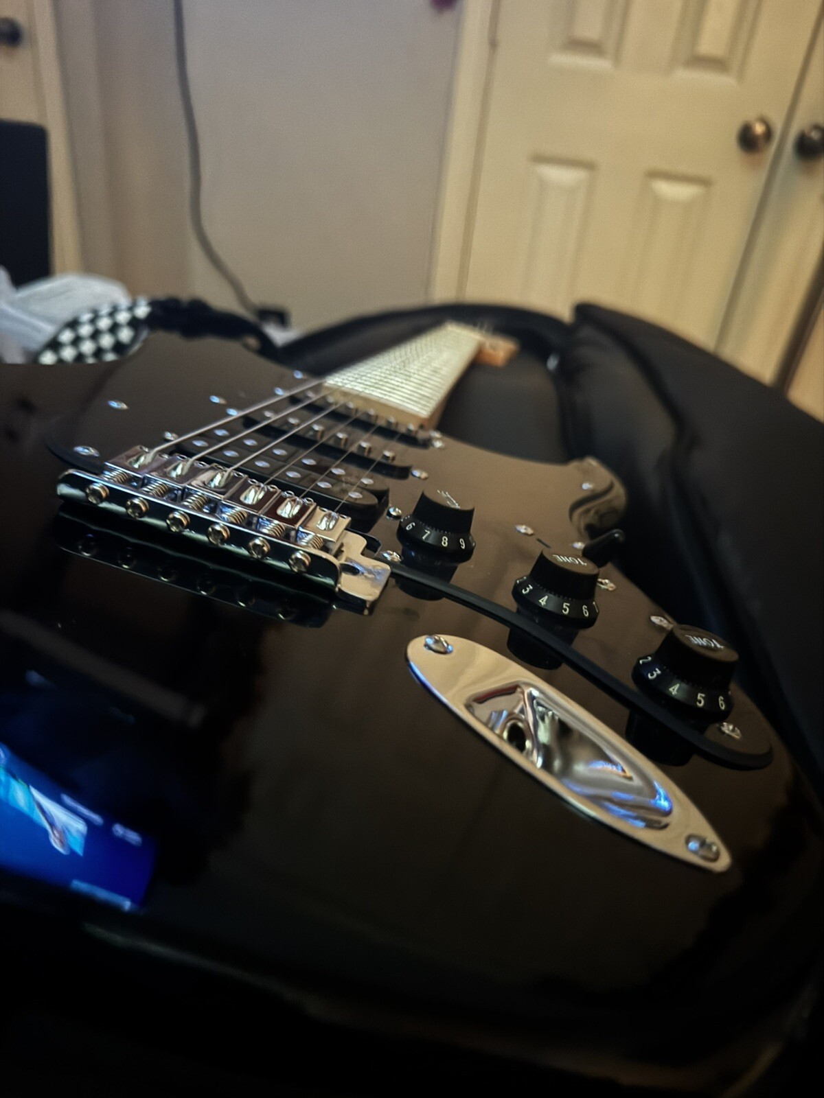 Guitar/ amplifier/ Guitar Bag Bundle w/All Cords.
