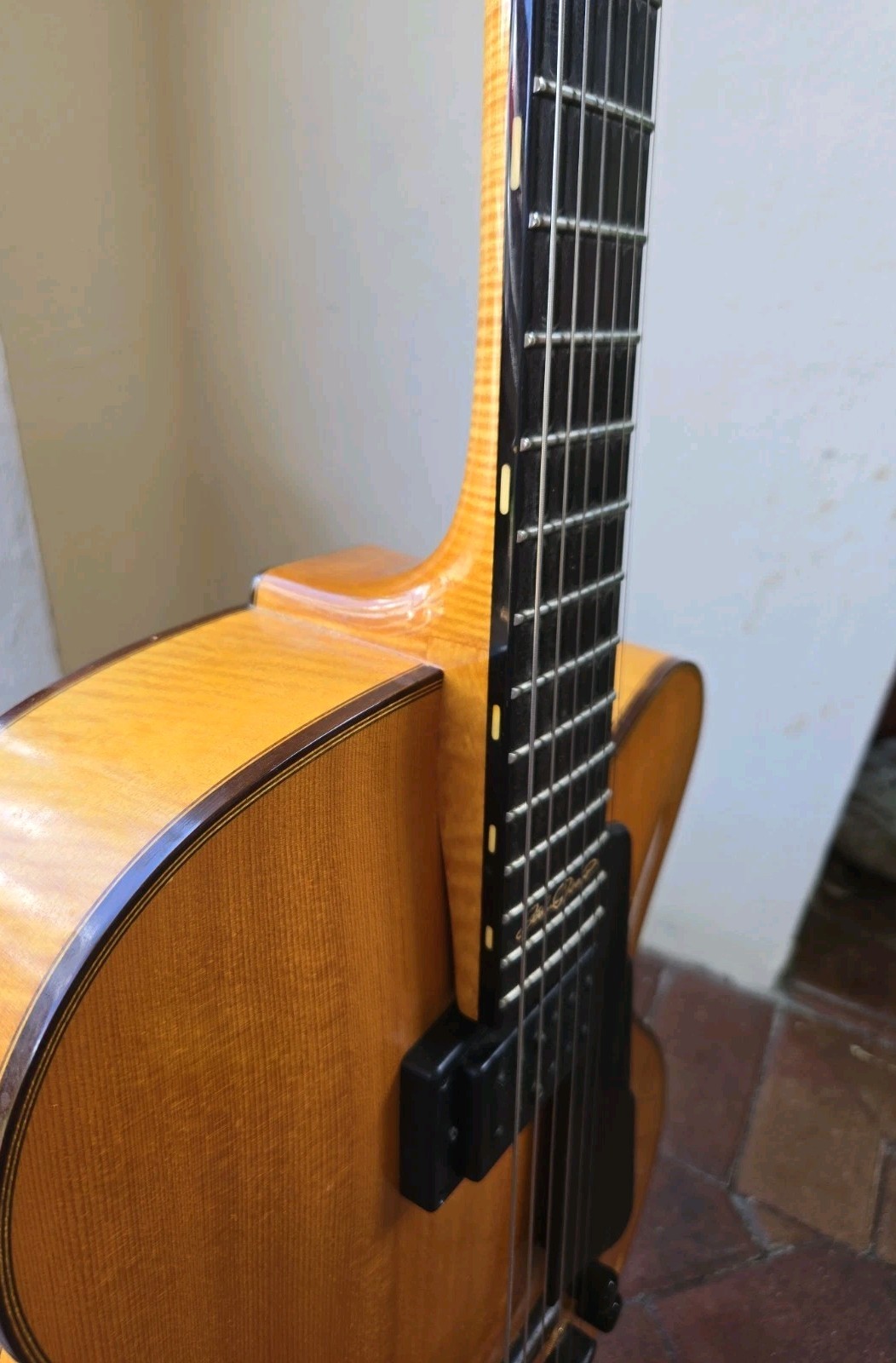 Eastman AR880CE John Pisano 2005 Archtop Jazz Guitar Serial Number 011 Upgraded