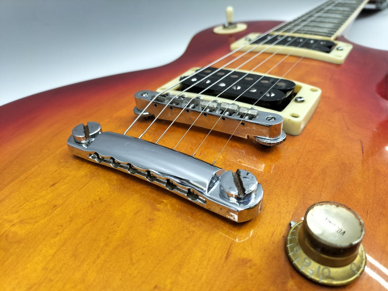 [YAMAHA] SL380 Les Paul Sunburst Electric Guitar Used Product Shipping From JPN