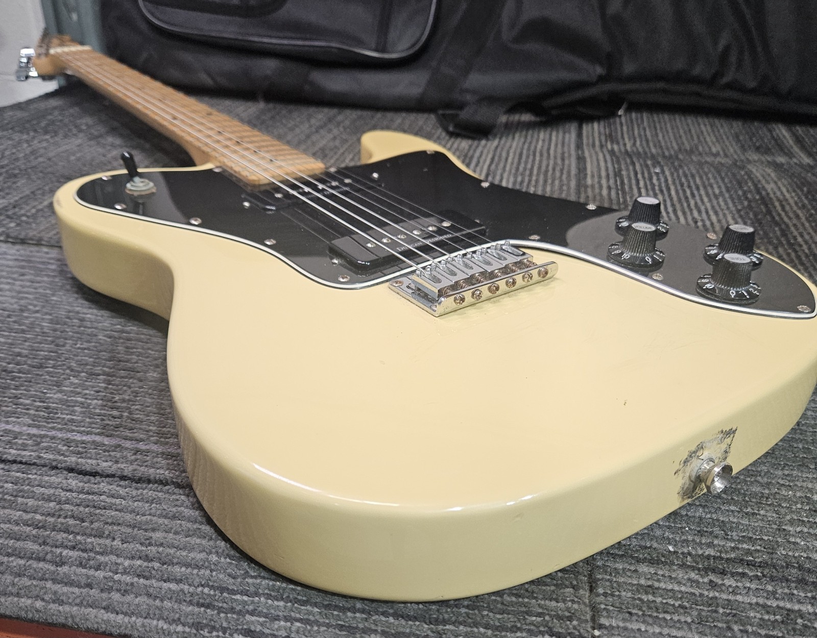 Squire by Fender Telecaster Custom 6-String Electric Guitar with Hard Case -READ