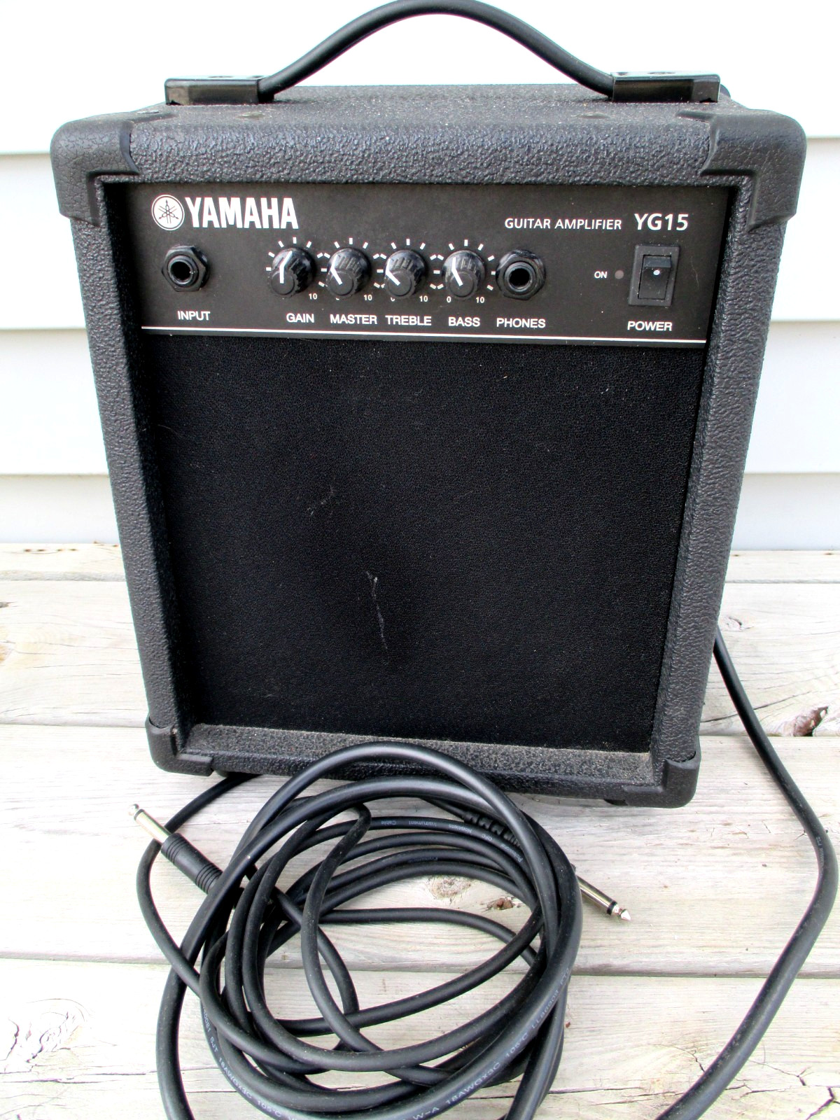Axl Electric Guitar EMG Designed 0070970145 With A Yamaha YG15 Amplifier. Works