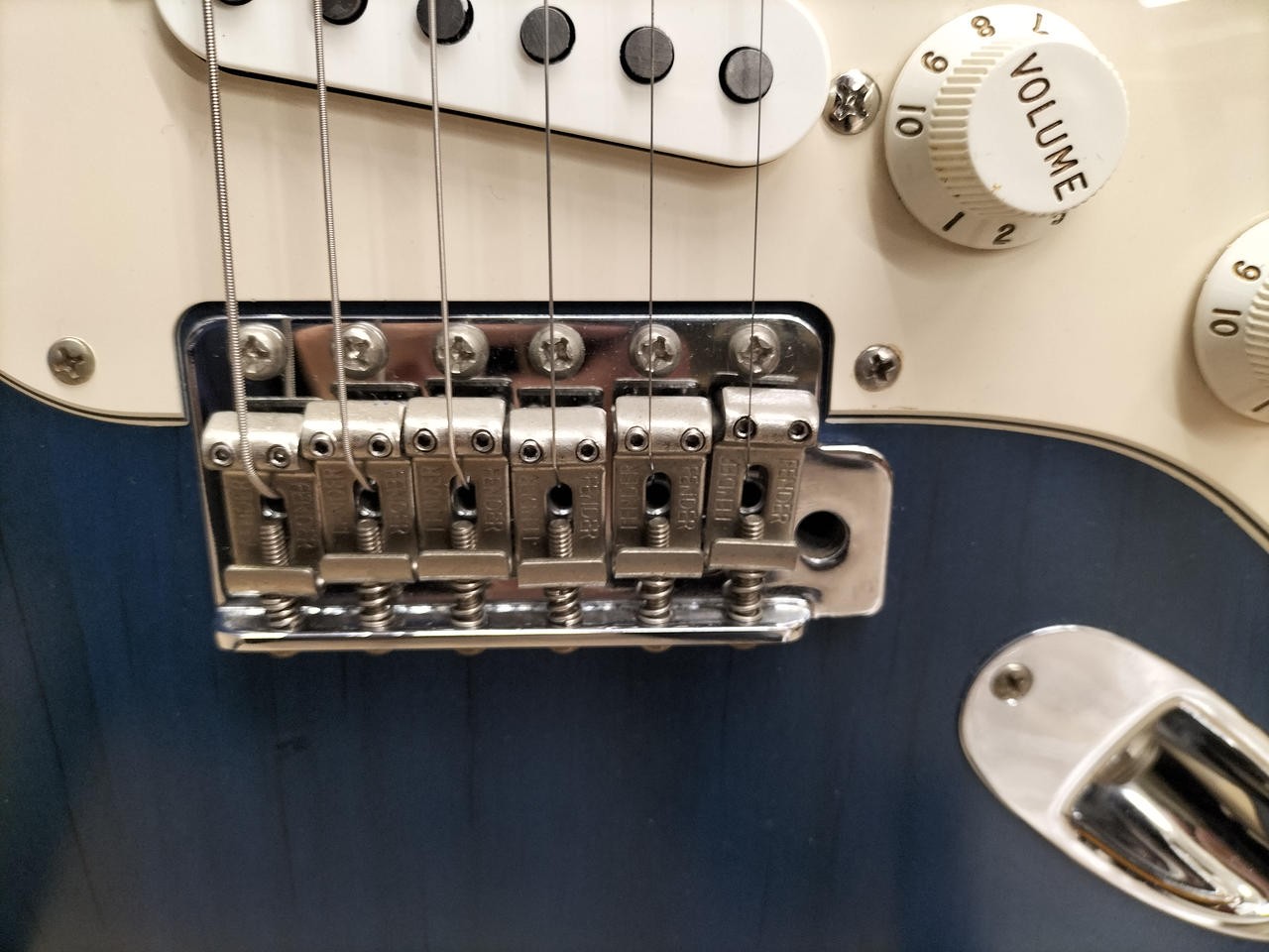 FENDER USA Highway One Strat Electric Guitar