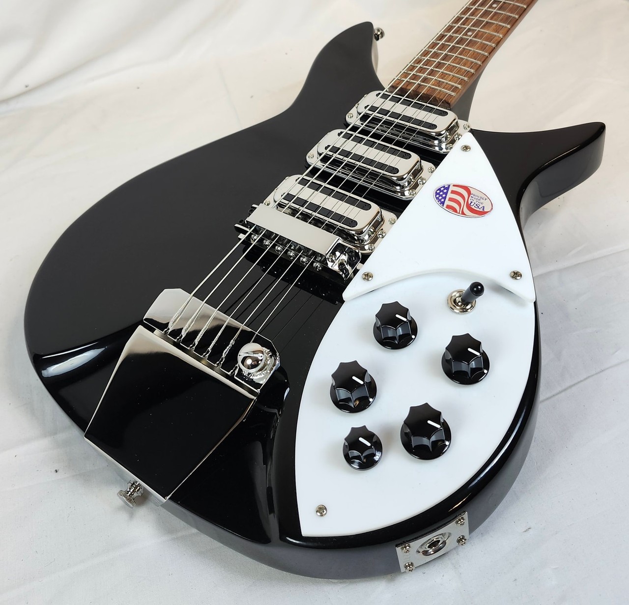 Rickenbacker 325C64 Jet Glo Miami, 3 Toaster Pickups, w/Vibrato, Short Scale,…