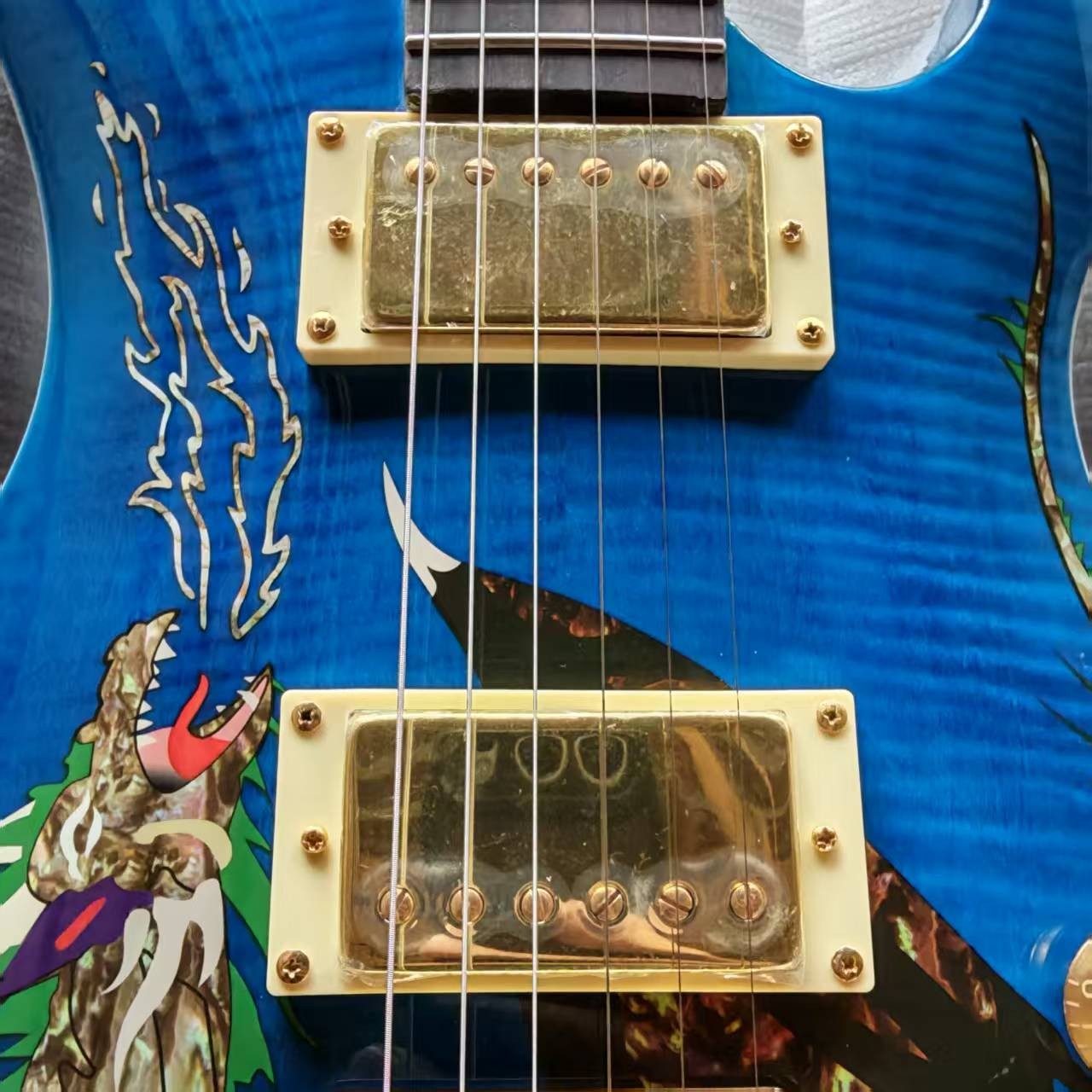 Custom 22 Private Stock 30th Anniv. Dragon Blue Electric Guitar Gold Hardware