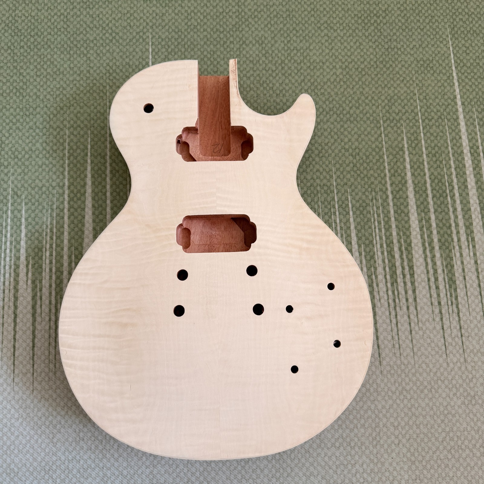 DIY 6-string LP Style Electric Guitar Kit Single binding Flame Maple Top CR part