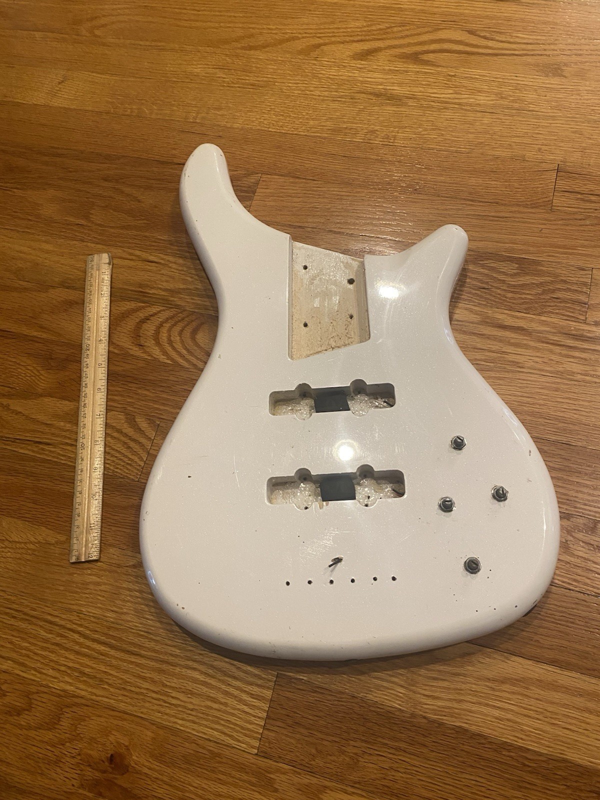 ELECTRIC GUITAR BODY ONLY – WHITE COLOR – POSSIBLY ROGUE III – NICE!