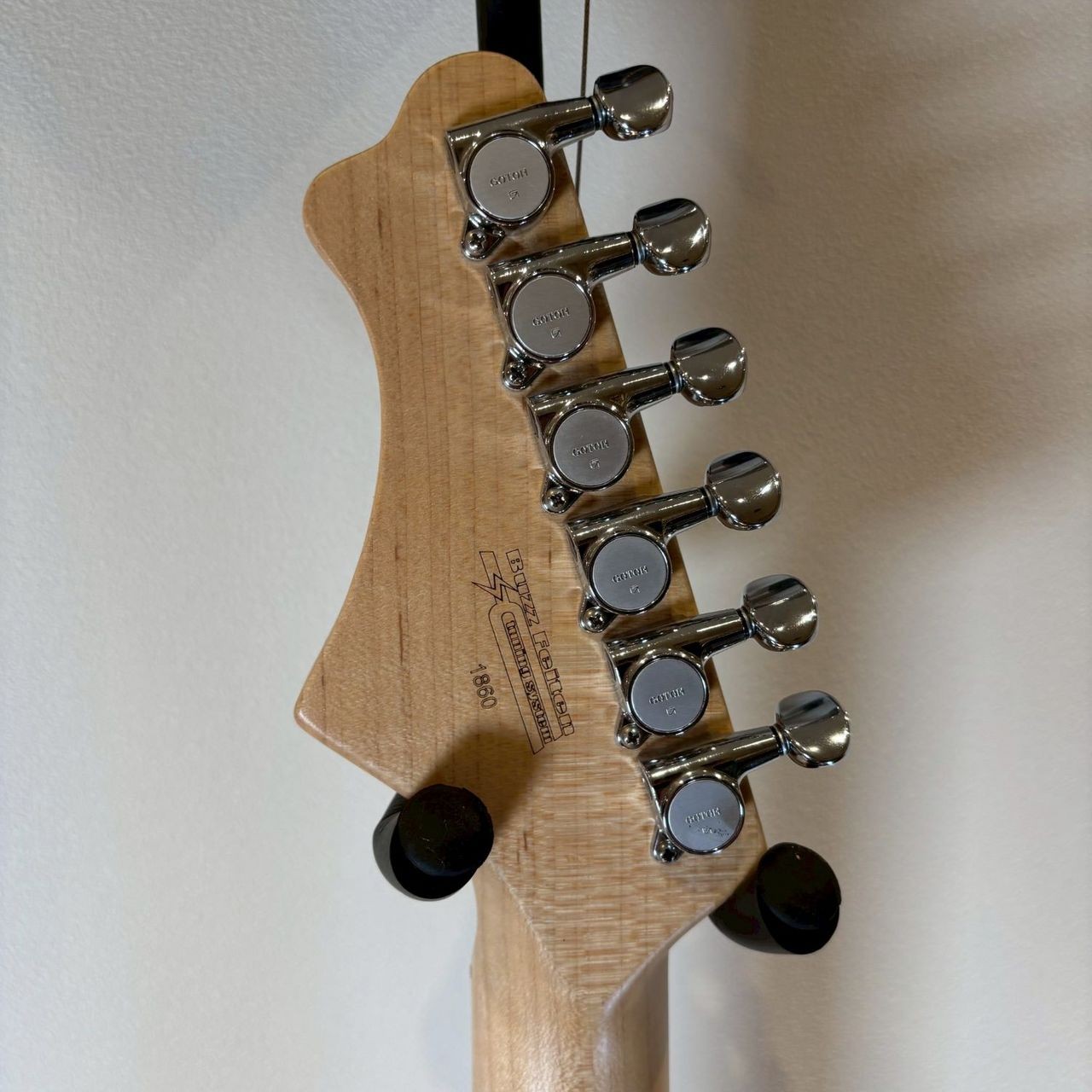infinite Trad Fullsize ST Electric Guitar Used No major damage