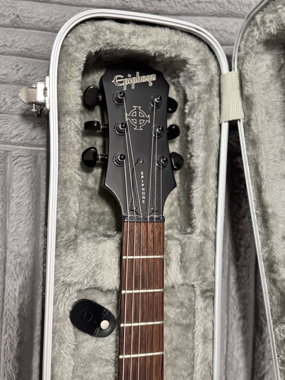 2002 Epiphone Goth Les Paul Made in Korea Electric Guitar w RoadRunner Hard Case