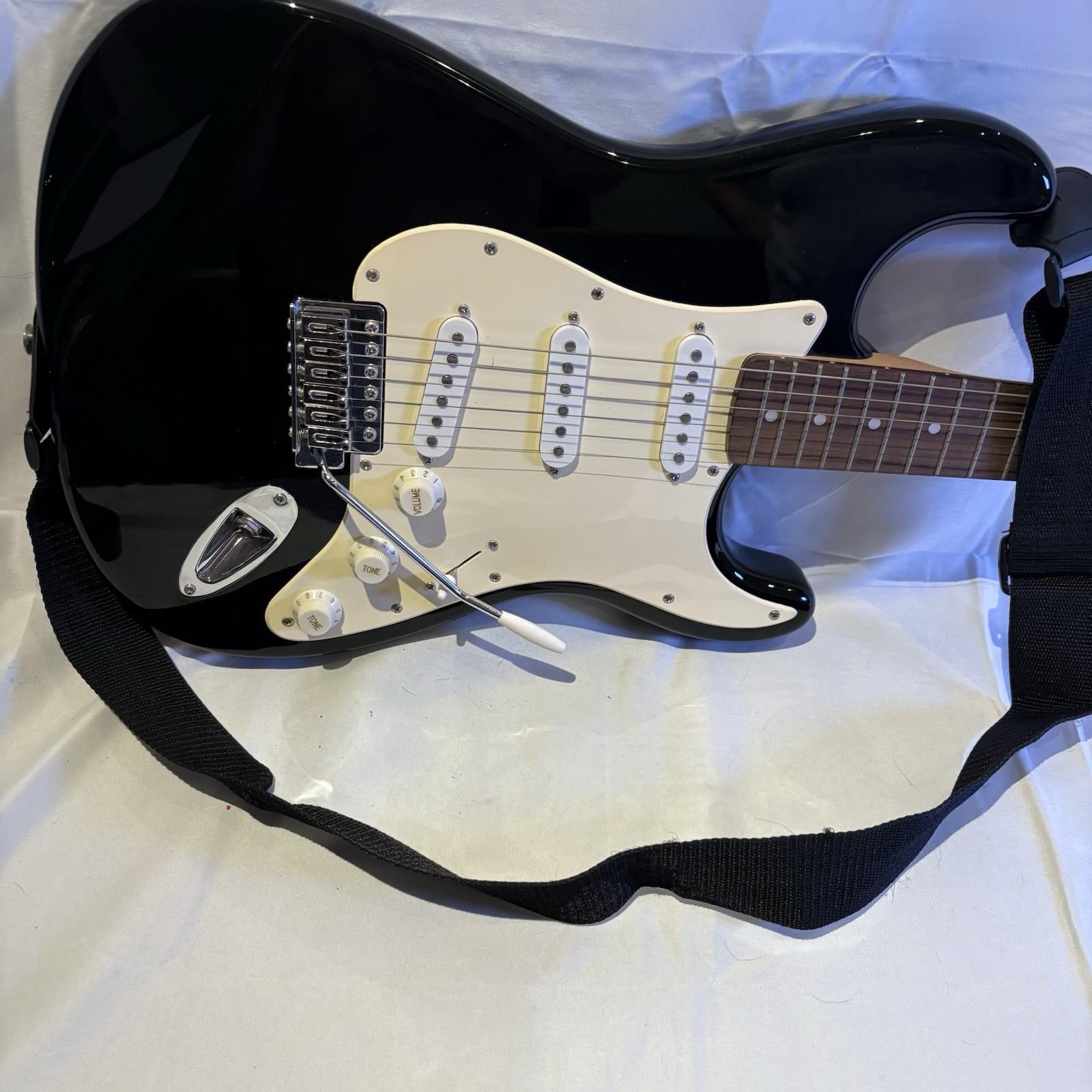 Fender Starcaster Strat Electric Guitar Black & White