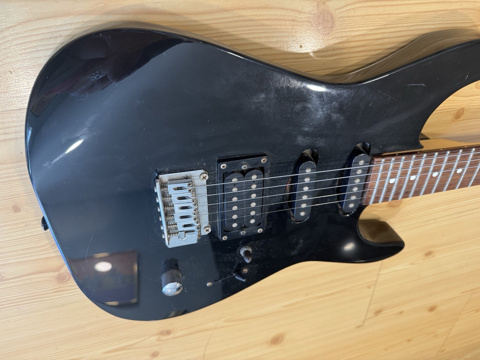 Jackson JS1X JS Series Dinky Minion Electric Guitar – Gloss Black Read!