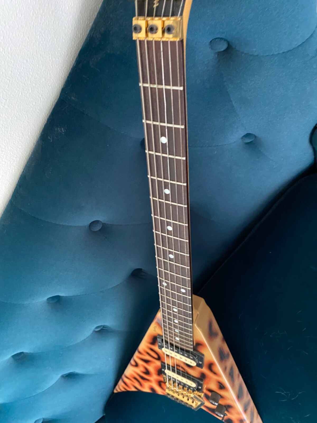 1986 Kramer American Vanguard – DENNIS KLINE Leopard Skin Graphic