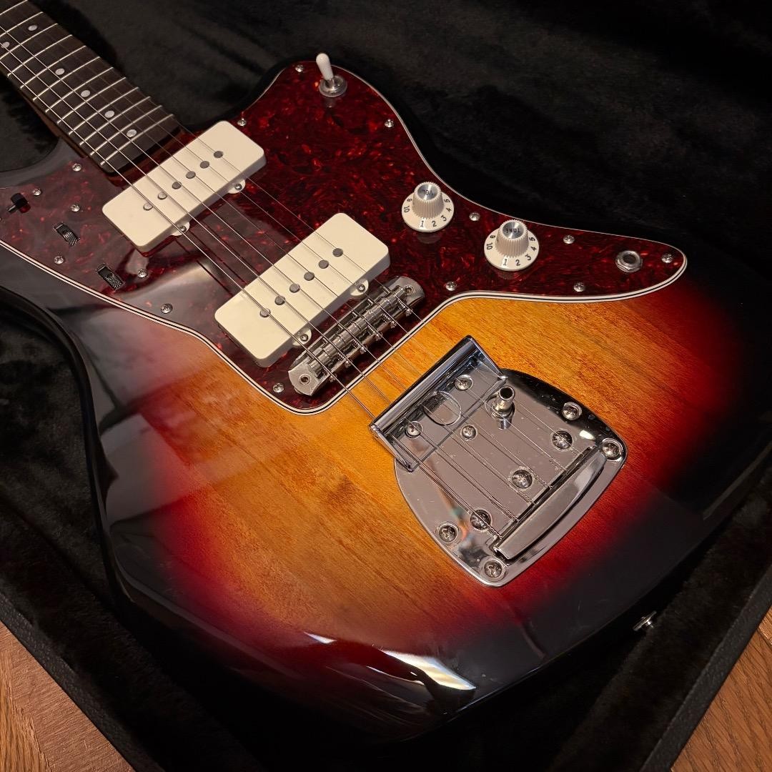 Squier Classic Vibe 60s Jazzmaster Guitar Maple Fretboard Vintage Style Excellen