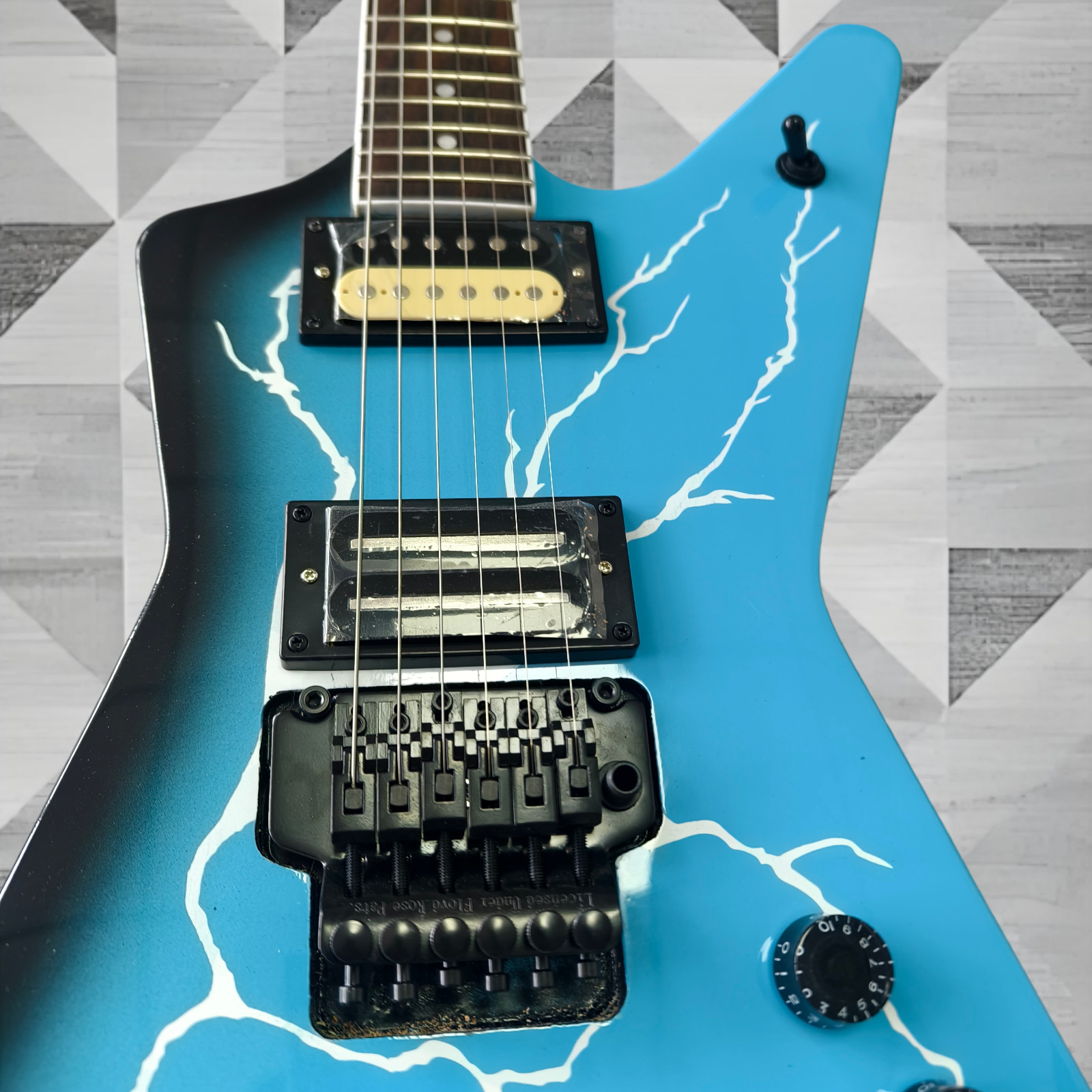 US Ship Dean Dimebag Darrell ML Electric Guitar – Blue Lightning Finish